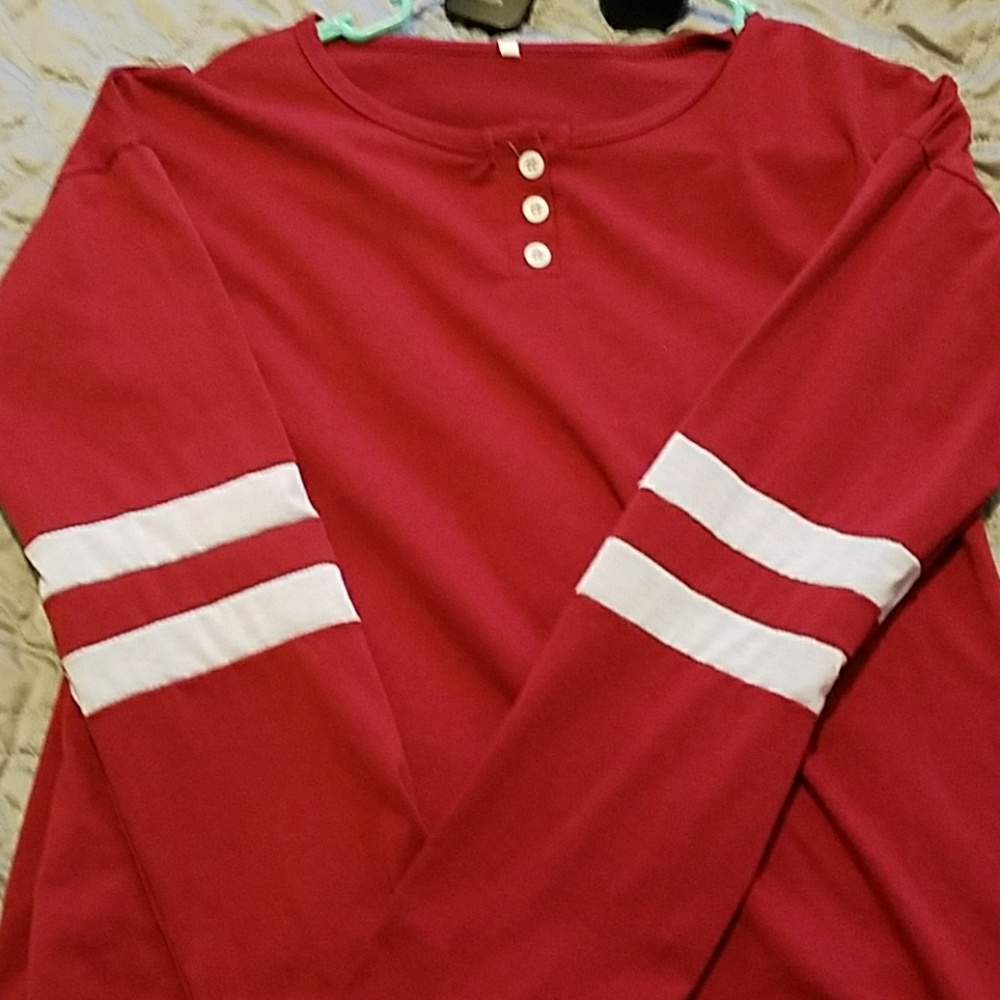 Large marroon short
